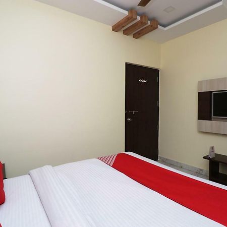 Oyo 27750 Bhagwati Residency Otel Mirzāpur Dış mekan fotoğraf