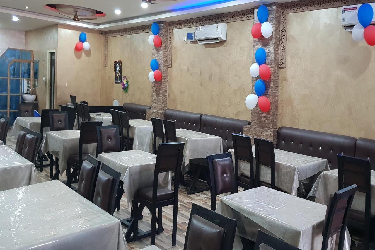 Oyo 27750 Bhagwati Residency Otel Mirzāpur Dış mekan fotoğraf