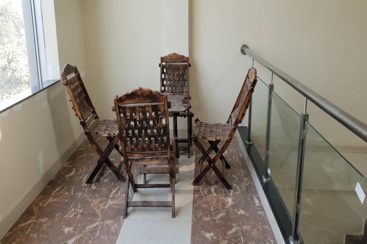 Oyo 27750 Bhagwati Residency Otel Mirzāpur Dış mekan fotoğraf