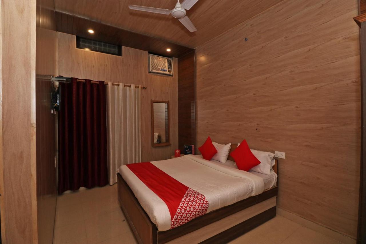 Oyo 27750 Bhagwati Residency Otel Mirzāpur Dış mekan fotoğraf