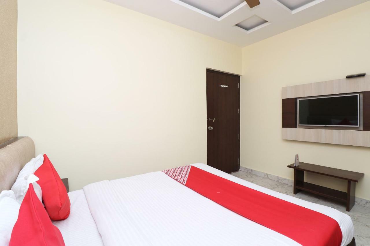 Oyo 27750 Bhagwati Residency Otel Mirzāpur Dış mekan fotoğraf